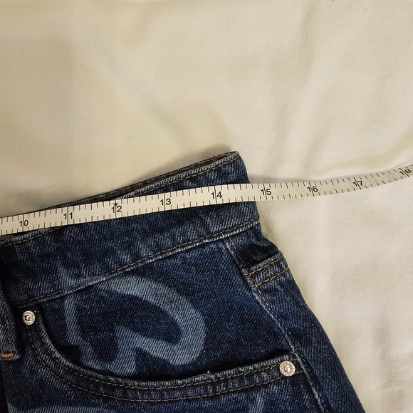 EUC Refuge Denim Chelsea Shorts with hearts - Picture 3 of 3